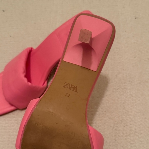 Zara Women's Pink kitten heels - Picture 2 of 2